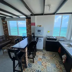 Hermoso Frente Al Mar, Apartamento